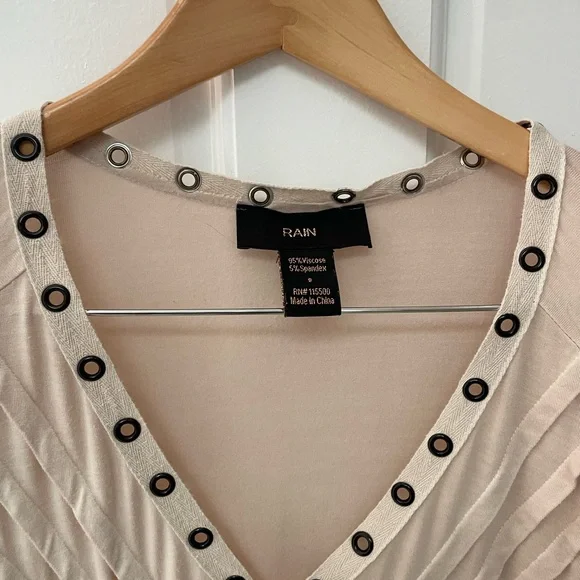 ROAM Beige and Cream Eyelet V-Neck Top - Picture 2 of 3